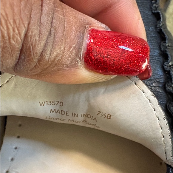 Cole Haan Women's Classic Black Leather Loafers-Size 7.5 - Picture 2 of 8